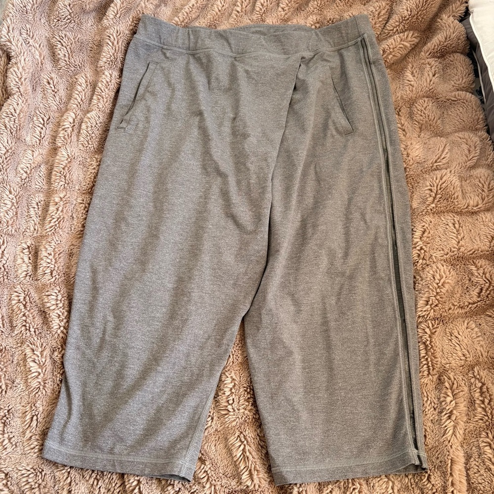 Lululemon Retreat Yogi Crop Pants